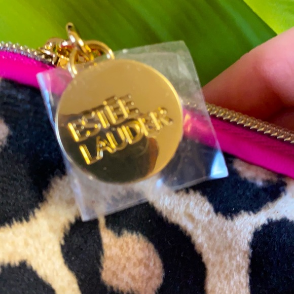 Estée Lauder Leopard Pouch - Picture 2 of 7